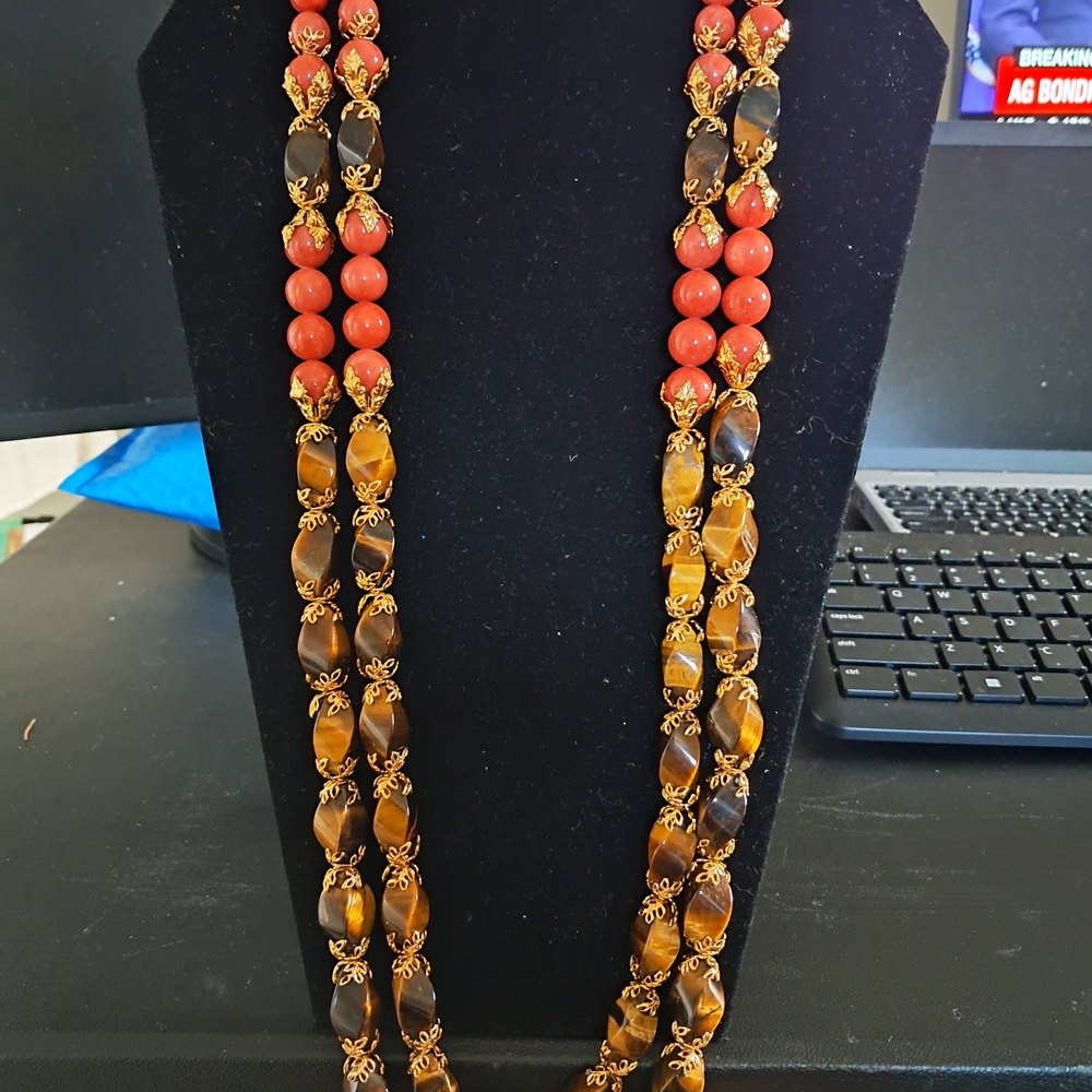 Elegant Multi-Tone Beaded Necklace